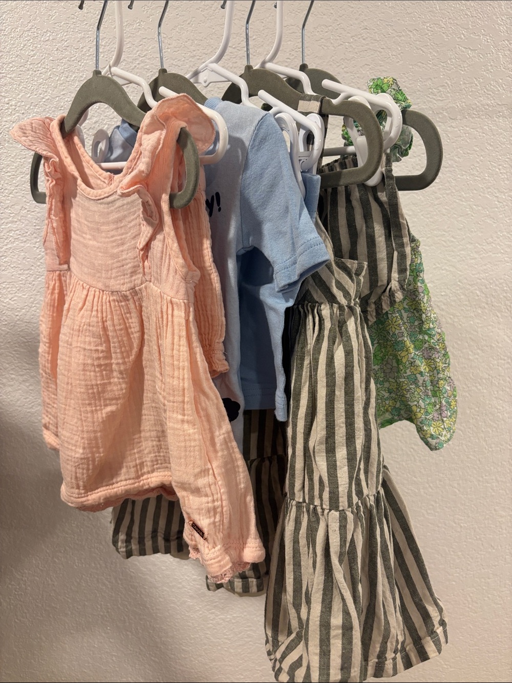 Toddler Girls Mixed Outfit Bundle - 24 mo